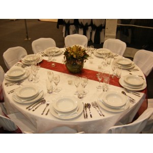 Table Setting - round table with runner